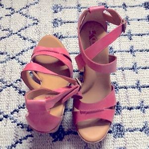 Korks pink spring platform sandals (NWOT)